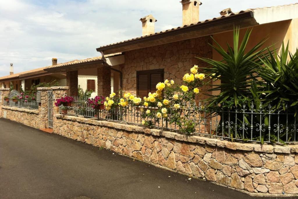Bella Casa Con Giardino A 10 Minuti Dal Mare Apartment Aglientu Ngoại thất bức ảnh